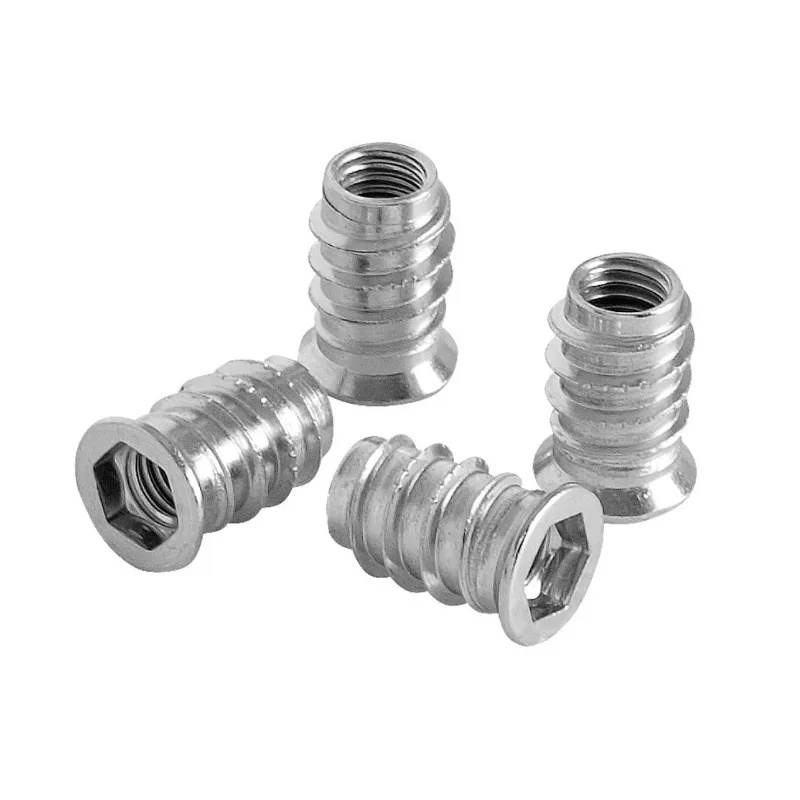 Dado per rivetto filettato con flangia / 10 pz