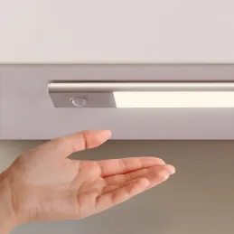 Luce LED sottopensile con sensore KRAUS / Alluminio