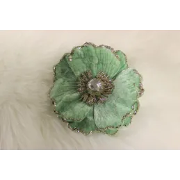 Fiore decorativo su molletta MAGNOLIA 140 mm / Velluto verde