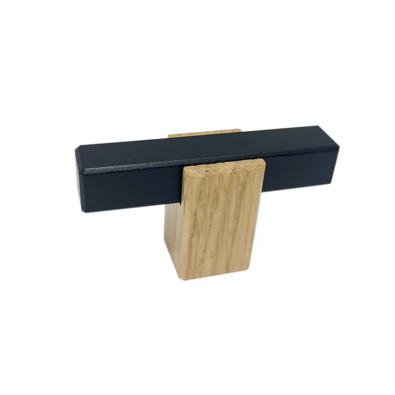 Pomello in legno LEO / Nero – faggio naturale