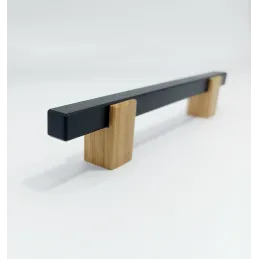 Maniglia in legno LEO / Nero - faggio naturale