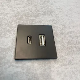 Presa elettrica con caricatore USB VersaPick / Nero opaco