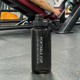 Borraccia sportiva FITTNESS 600 ml / Nero fumé