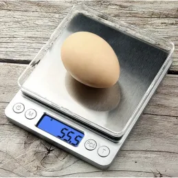 We need translate but no text? Actually title given. Need Italian. Preserve slash. "Bilancia da cucina da 2 kg con display e con