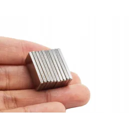 Set da 10 magneti da parete ad alta resistenza QUADRA / Cromato