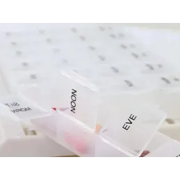 Esclusivo organizzatore e dispenser per farmaci VITAL / Bianco
