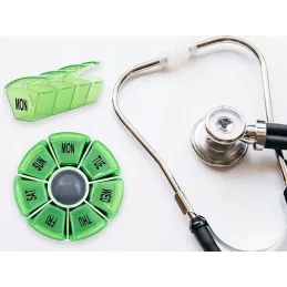 Esclusivo organizer e dosatore per farmaci HEALTH / Bianco - verde