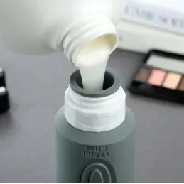 Set da viaggio di flaconi in silicone per cosmetici EMPORA / Nero