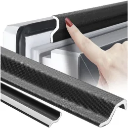 Guarnizione autoadesiva per finestre e porte 4000 mm / Nera