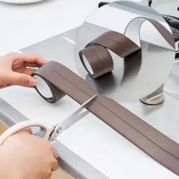 Guarnizione autoadesiva per cucina e bagno 2,2 m / Marrone