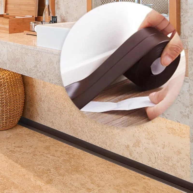Guarnizione autoadesiva per cucina e bagno 2,2 m / Marrone