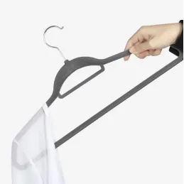 Set da 20 grucce con spalline / Grigio