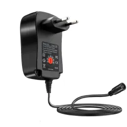 Alimentatore universale con 6 connettori da 3-12 V + USB / Nero