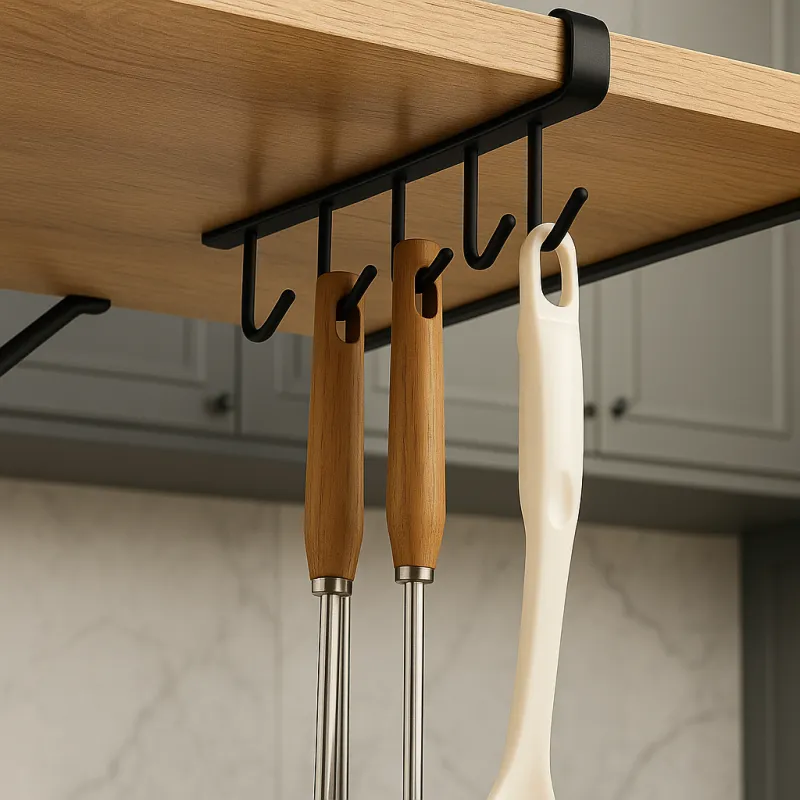 Appendino metallico sottop mensola con 6 ganci DRAFT / Nero opaco
