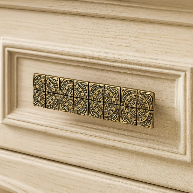 Maniglia MEZZO / Ottone effetto patina