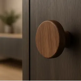 Pomello in legno ALICA / Noce americano laccato