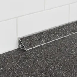 Profilo di tenuta KRONOSPAN Antracite Granito / K203