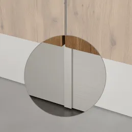 Giunto lineare per zoccolo da cucina in plastica / Alluminio spazzolato