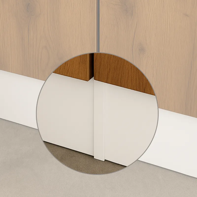 Giunto lineare per zoccolo da cucina in plastica / Bianco