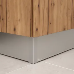 Giunto angolare per zoccolo da cucina 90° / Alluminio spazzolato