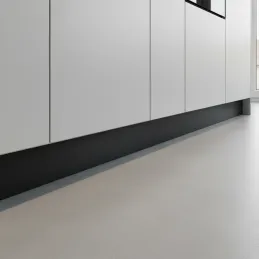 Zoccolo da cucina in plastica PAX / Nero opaco RAL 9005