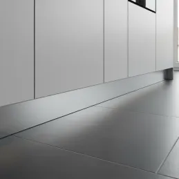 Zoccolo da cucina in plastica PAX / Alluminio spazzolato