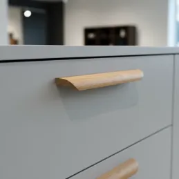 Maniglia in legno BOLZANO / Rovere verniciato