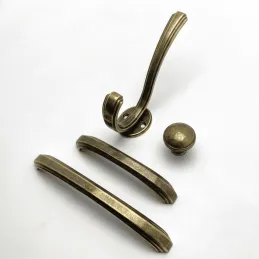 Maniglia ARLES / Ottone patinato lucido