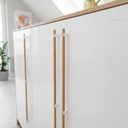 Maniglia in legno LEO / Bianco - faggio naturale