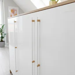 Maniglia in legno LEO / Bianco - rovere naturale