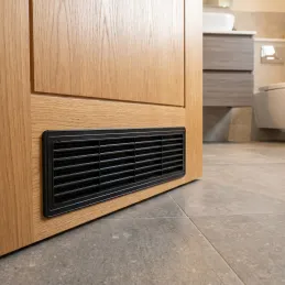 Griglia di ventilazione bilaterale per porta 430 x 115 mm / Nera