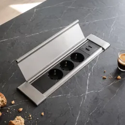 Multipresa da incasso SLIM BOX SCHUKO 3x 230V + USB / Acciaio inox