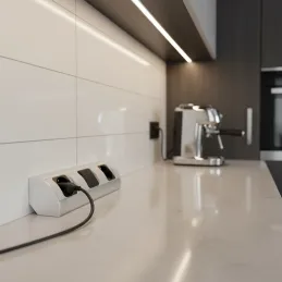 Multipresa da incasso CORNER SCHUKO 2x 230V con interruttore / Alluminio
