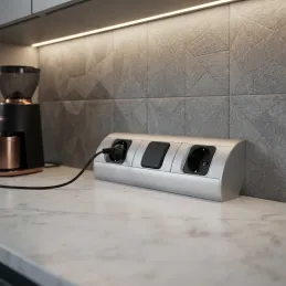 Multipresa da incasso CORNER SCHUKO 2x 230V con interruttore / Alluminio
