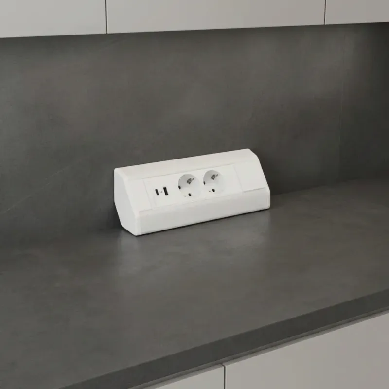 Multipresa da incasso CORNER SCHUKO 2x 230V + USB A-C / Bianco opaco