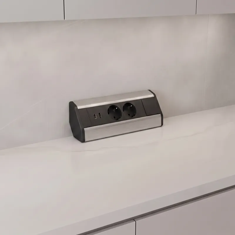 Multipresa da incasso CORNER SCHUKO 2x 230V + USB A-C / Acciaio inox
