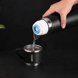 Thermos in acciaio inox con bicchiere THERMIO 500ml / Nero