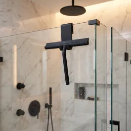 Raschietto per acqua con supporto per parete in vetro / Nero