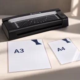 Laminatrice con taglierina per carta EASY / Nero