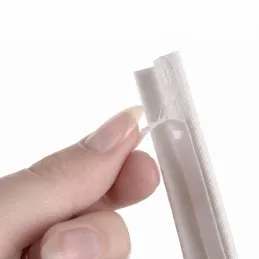 Guarnizione autoadesiva per finestre e porte 4000 mm / Bianco