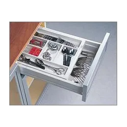 Cassetto estraibile in PVC con portaposate