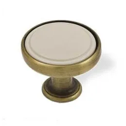 Pomello BERYL / ottone antico – base beige