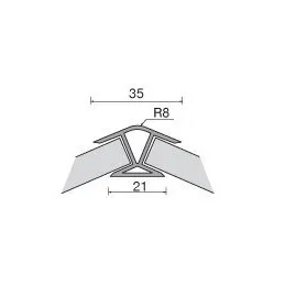 Raccordo a 135° per zoccolo / Acciaio inox spazzolato